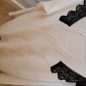 Womens sweater white and black size 14/16